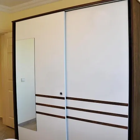 Mesmerizing With 21 Shared Pools In Milas Apartman